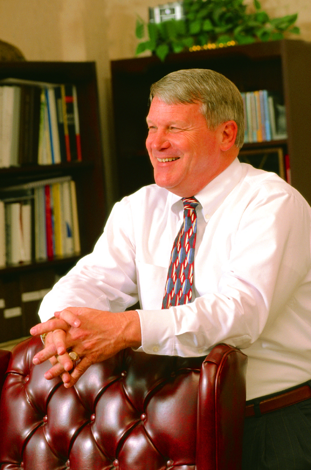Photo of President Dr. Dan MacMillan