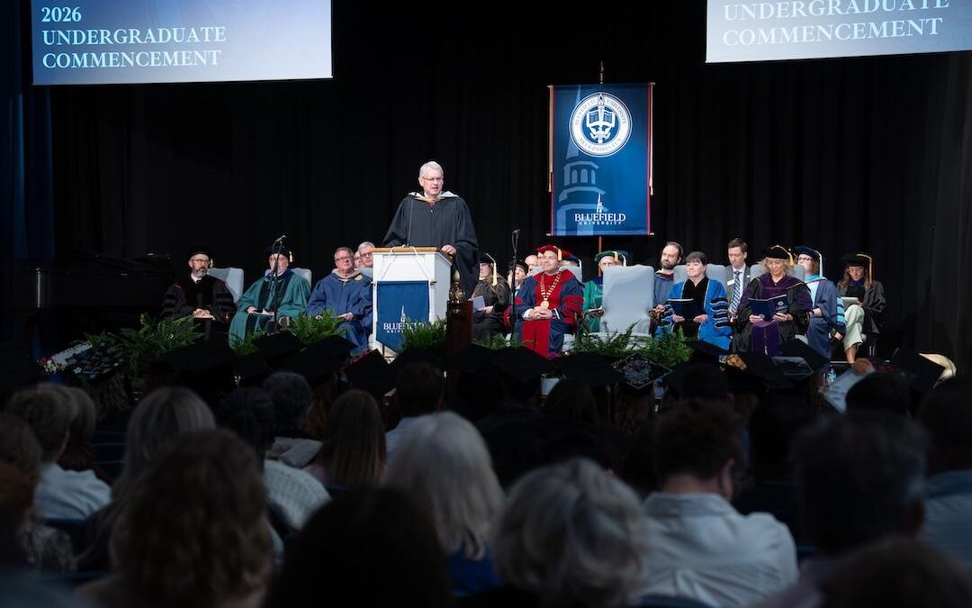 Jack Reasor speaks at commencement.